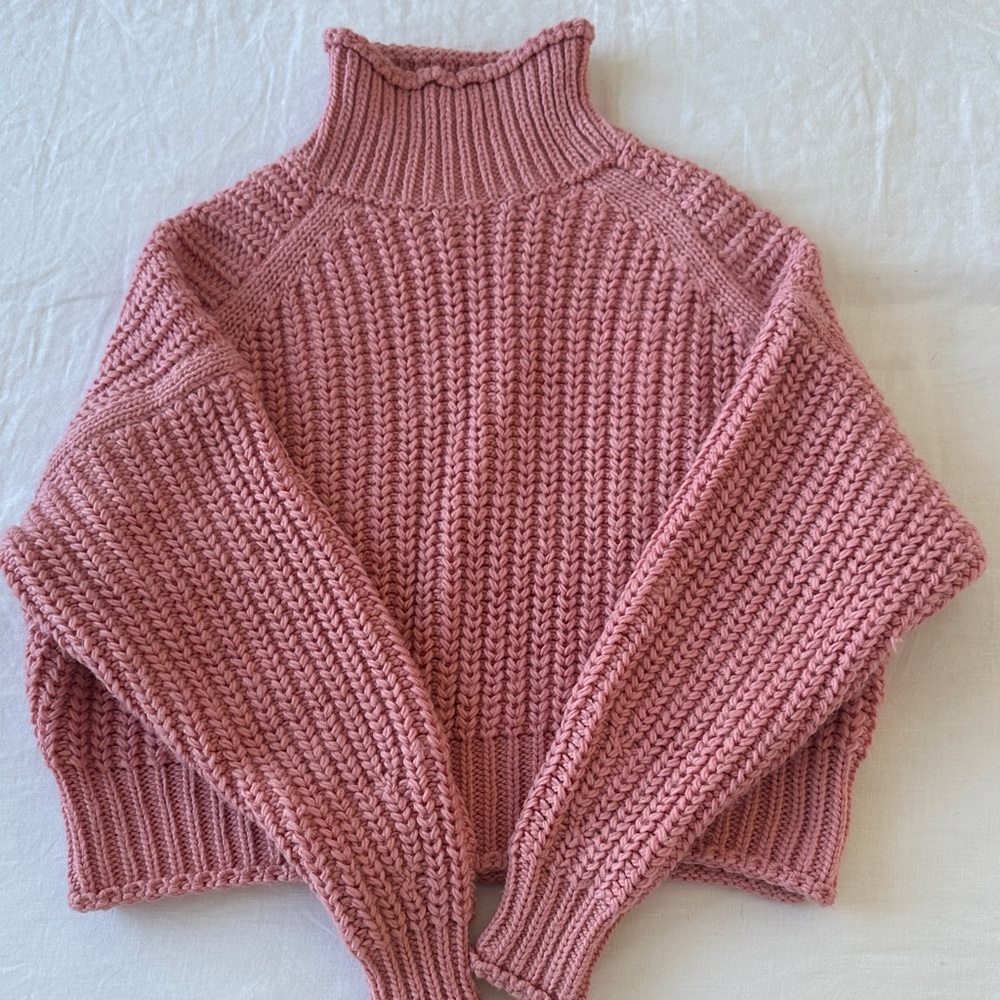 H&M Soft Pink Turtleneck Sweater